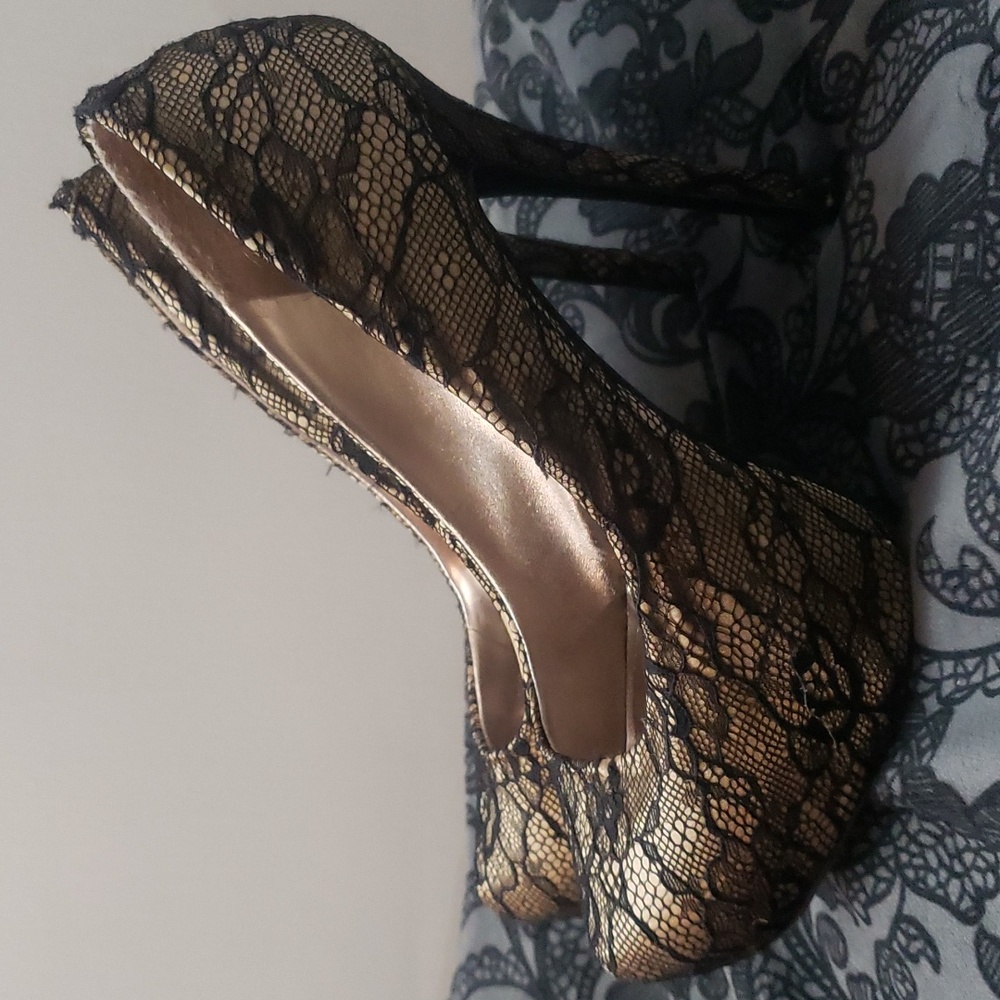 Shoes - Picture 2 of 5